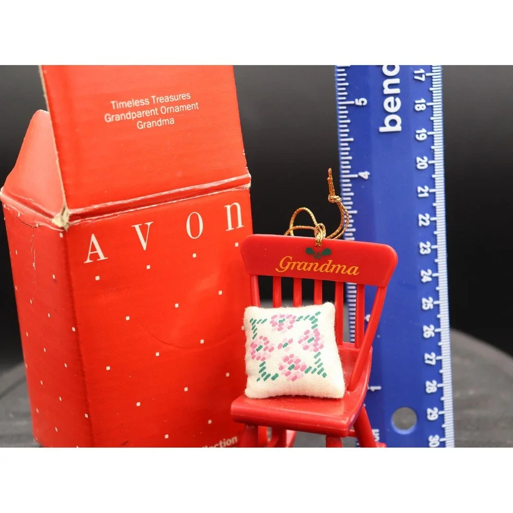 Vintage Avon Timeless Treasures Grandparent Ornament 